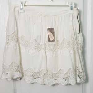 NWT F21 white eyelet skirt, lined Sz S